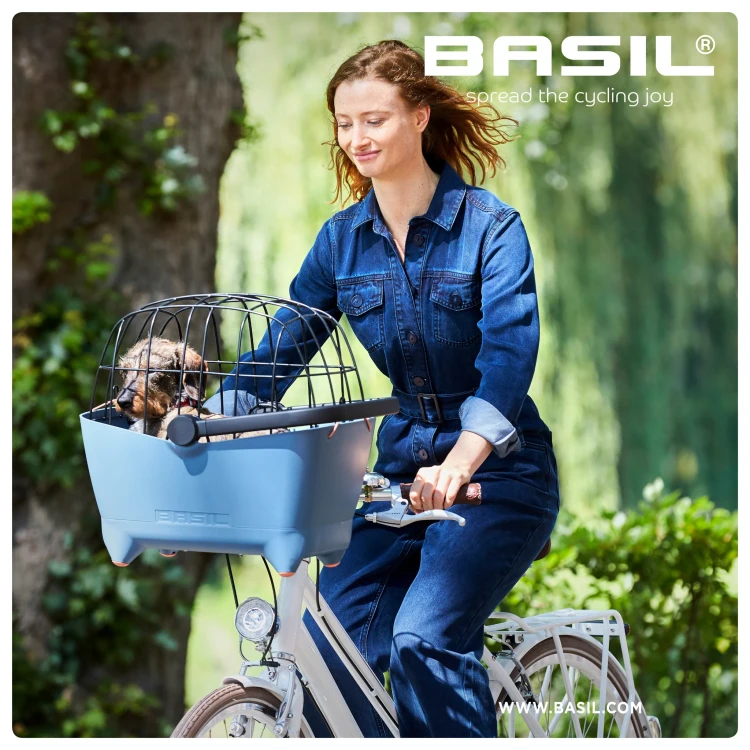 basil-buddy-kf-dog-bicycle-basket-front-faded-deni.webp