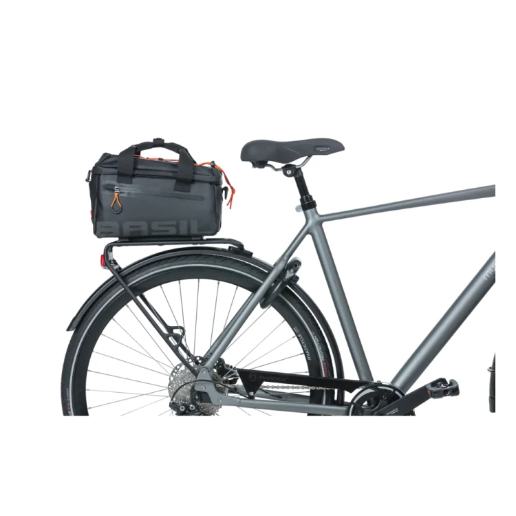 18308-basil-miles-tarpaulin-bicycle-trunkbag-mik-black-orange_8_1000[1].webp