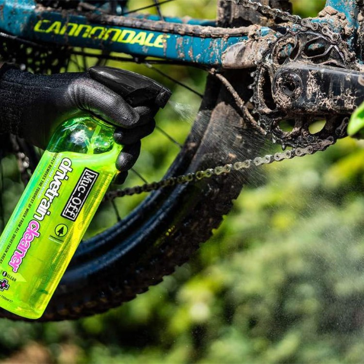 odtluszczacz-muc-off-bio-drivetrain-cleaner-3.jpg