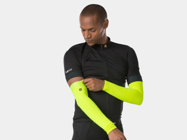 ThermalCyclingArmWarmer_25028_B_Primary.webp